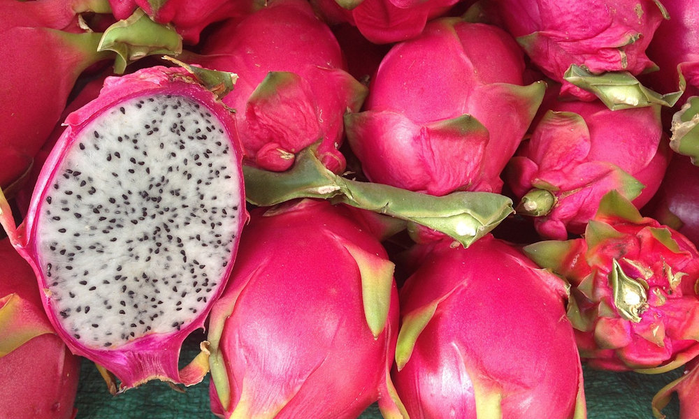Discover Dragon Fruit: Exotic Flavors, Varieties, and Health Benefits